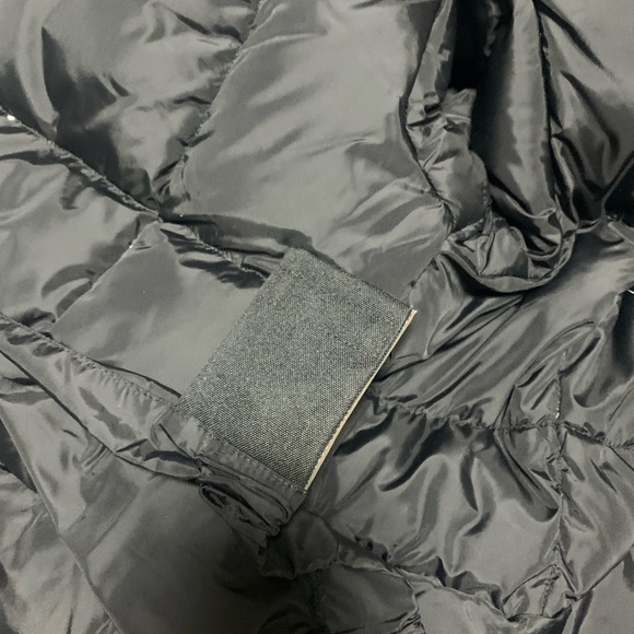 Canadian goose jacket for sale , worn only a couple times  , doesn’t fit perfect - Picture 7 of 7